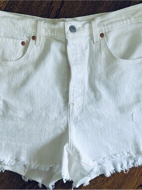 Levi’s Ribcage Denim Shorts 31”